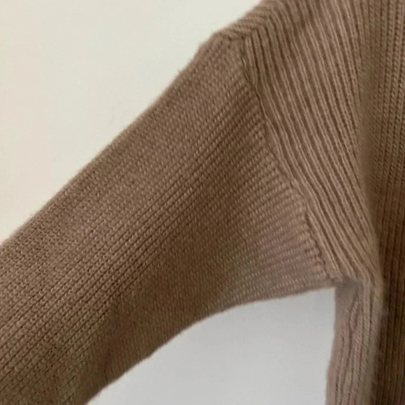 Little White House crewneck knit  sweater - Picture 7 of 12